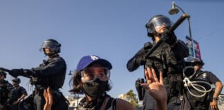 California demanda a la Administración de Trump por desplegar la Guardia Nacional en Los Ángeles