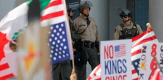 'No Kings': protestas contra Trump sacuden EE. UU. el día del desfile nacional