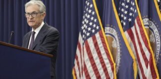 Estados Unidos desacelera: la Fed prevé menor crecimiento económico y más desempleo por aranceles