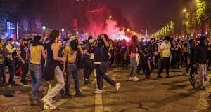 ¿FESTEJO O CORTINA DE HUMO? La noche en que el fútbol encubrió la violencia