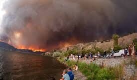 EVACUACIONES MASIVAS EN CANADÁ POR INCENDIOS FORESTALES