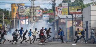 HAITI ARDE BAJO LAS BANDAS; INCENDIAN OTRA COMISARIA