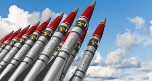 ESTADOS UNIDOS SIEMBRA BOMBAS NUCLEARES EN REINO UNIDO