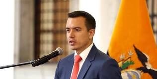 NOBOA RECORTA EL ESTADO: ELIMINA 5,000 PUESTOS PÚBLICOS