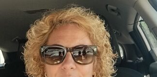 Maripaz Gutiérrez Acedo declama en el Encuentro de la Cerepoetica