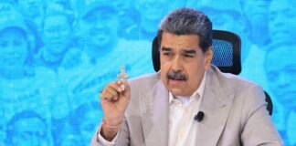 Maduro moviliza a cuatro millones de milicianos como respuesta a los destructores enviados por Estados Unidos ante sus costas
