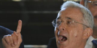 Álvaro Uribe es condenado a 12 años de prisión domiciliaria, inhabilitación de 8 años y una multa millonaria