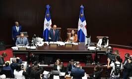 DE PACHECO, ABINADER, LA PRIMERA DAMA Y SUS HIJAS