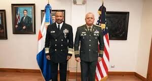 JEFE DEL COMANDO SUR DE VISITA EN REPUBLICA DOMINICANA