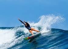 ERIN ROZÓ LA COSTA NORTE DE RD, CON OLAS BRAVAS Y UN SUSPIRO DE ALIVIO