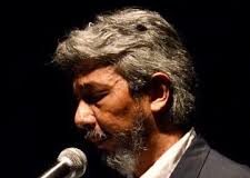 Alsino Ramírez declama poema dedicado a Edgar Allan García