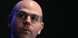 El Senado de EE. UU. aprueba al candidato de Trump para la junta de la Reserva Federal