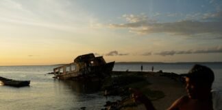 Los pescadores venezolanos luchan por subsistir en medio de los ataques de Estados Unidos
