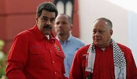 ¿ENTREGA DE MADURO O TEATRO CHAVISTA?