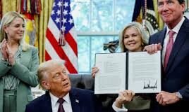 TRUMP DEMANDA THE NEW YORK TIMES POR US$15 MIL MILLONES