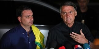 Flávio Bolsonaro: Un hijo de Bolsonaro sugiere a Estados Unidos que ataque barcos con drogas en la bahía de Río de Janeiro