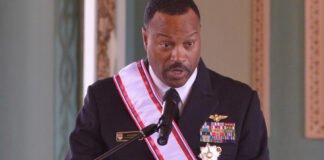 El retiro anticipado del almirante Holsey, un anuncio en medio de la crisis en el Caribe