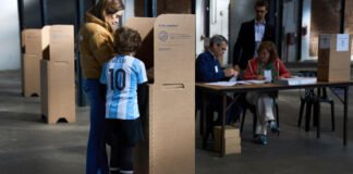 Cierran las mesas en elecciones de medio término en Argentina