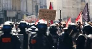 FRANCIA PROTESTA CONTRA LA AUSTERIDAD