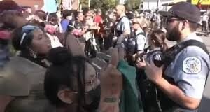 REDADAS DEL ICE EN CHICAGO DESATAN PROTESTAS