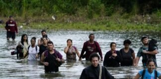Entre la clandestinidad y el retorno: 250.000 venezolanos pierden la protección migratoria en EE. UU.