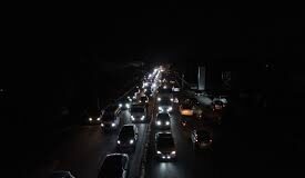 «ERROR HUMANO OPERATIVO» TRATA DISIPAR LA SOMBRA DEL APAGÓN