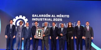 El empresario y presidente del Grupo Linda Félix García, recibe el galardón Mérito Industrial