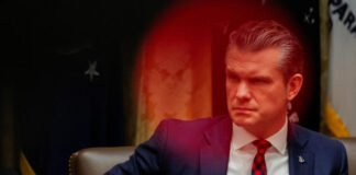 Hegseth bajo presión: expertos evalúan la legalidad del ataque a sobrevivientes de "narcolancha"