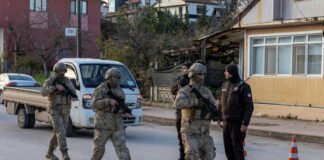 Tiroteo deja nueve muertos en Turquía en medio de redadas contra el grupo Estado Islámico