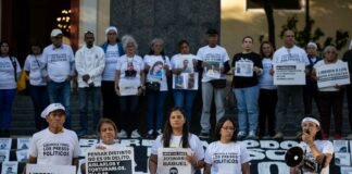 El Gobierno de Venezuela libera a 71 presos políticos en plena escalada de tensión con Estados Unidos
