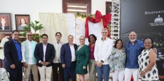 Director de Prensa de la Presidencia resalta rol de periodistas y comunicadores en la democracia durante encuentro en Santiago*