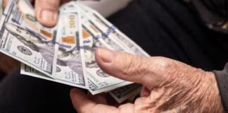 Estafan envejecientos en EUA con US$250 millones en 2024; dominicanos afctados; crearán ley para protegerlos