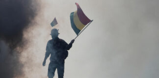 Paz y los sindicatos acuerdan un nuevo decreto sobre combustibles y el fin de los bloqueos en Bolivia