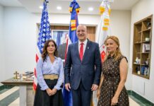 Alcalde Ulises Rodríguez recibe visita de la embajadora de Estados Unidos y la vicepresidenta Raquel Peña en Santiago
