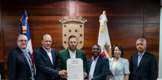 Ayuntamiento de Santiago declara Hijo Adoptivo al ex lanzador de Grandes Ligas Yunesky Maya