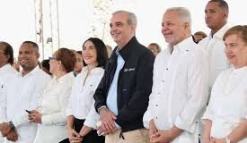 PRESIDENTE ABINADER INAUGURA OBRAS EN EL CIBAO