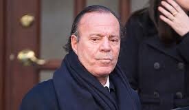 JULIO IGLESIAS: CRÓNICA DE UN ARCHIVO ANUNCIADO