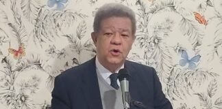 Leonel Fernández propone ventanilla única para simplificar la nacionalidad dominicana para nacidos fuera de RD
