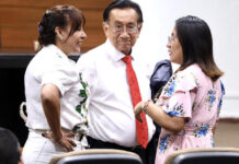 De derecha a izquierda: José María Balcázar, de 83 años, será el nuevo presidente interino de Perú