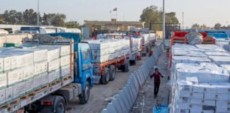 Israel aplaza al lunes la reapertura de Rafah en medio de críticas por los ataques en Gaza
