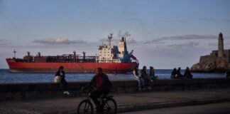 Por falta de combustible, Cuba avisa que no podrá abastecer aviones dentro de 24 horas