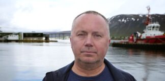 Grecia emite una orden de detención europea contra un activista noruego que documenta llegadas irregulares de migrantes | Internacional