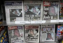 La policía sigue investigando la antigua mansión del expríncipe Andrés mientras crece el debate sobre la monarquía británica | Internacional