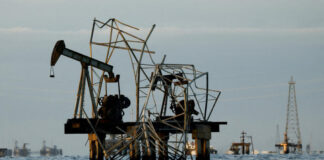 Estados Unidos flexibiliza parcialmente las sanciones al petróleo de Venezuela