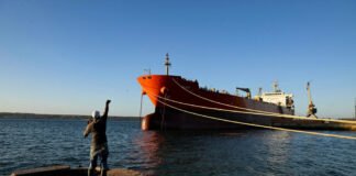 Estados Unidos permitirá la entrada a Cuba de un petrolero ruso, a pesar del bloqueo