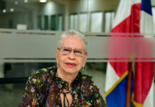 ESAS NIÑAS …poema de Rosa Francia Esquea