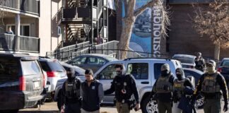Denver autoriza que la policía local arreste a agentes del ICE por uso excesivo de la fuerza y ordena que se proteja a los manifestantes | Inmigración en Estados Unidos