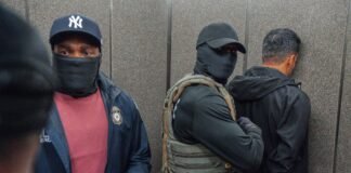 La reducción del entrenamiento de los agentes del ICE pone en entredicho su capacidad para detener migrantes | Inmigración en Estados Unidos