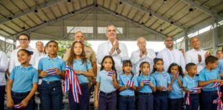 *Presidente Abinader fortalece espacios deportivos escolares con inauguración de cancha techada en Centro Educativo Blanca Mascaró en Licey al Medio