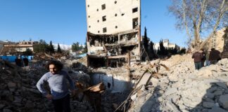 Última hora del ataque de Estados Unidos e Israel contra Irán, en directo | Irán bombardea al sur de Tel Aviv e Israel ataca infraestructuras de la Guardia Revolucionaria en Teherán | Internacional